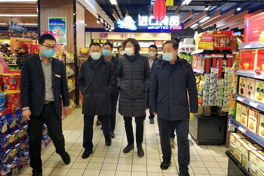 市委書記張惠一行蒞臨新瑪特購物廣場視察疫情防控及市場供應情況